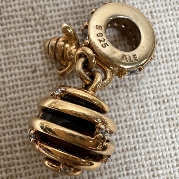 Pandora Shine Sweet as Honey Retired Charm - Picture 4 of 5